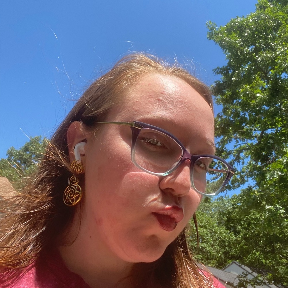 Meet your Posher, Hailey